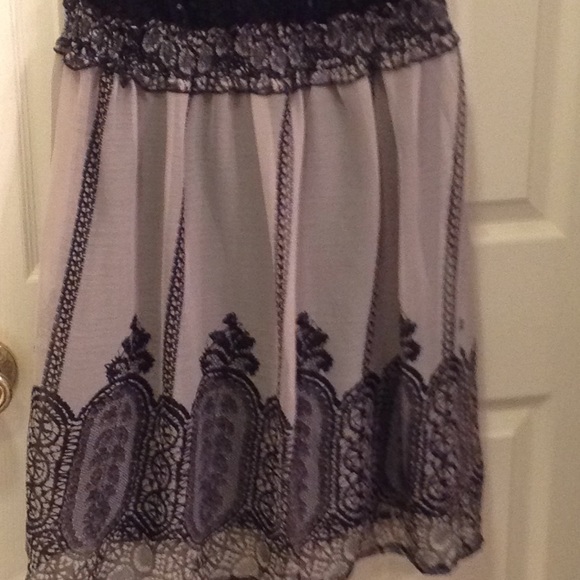 Dress - Picture 2 of 7